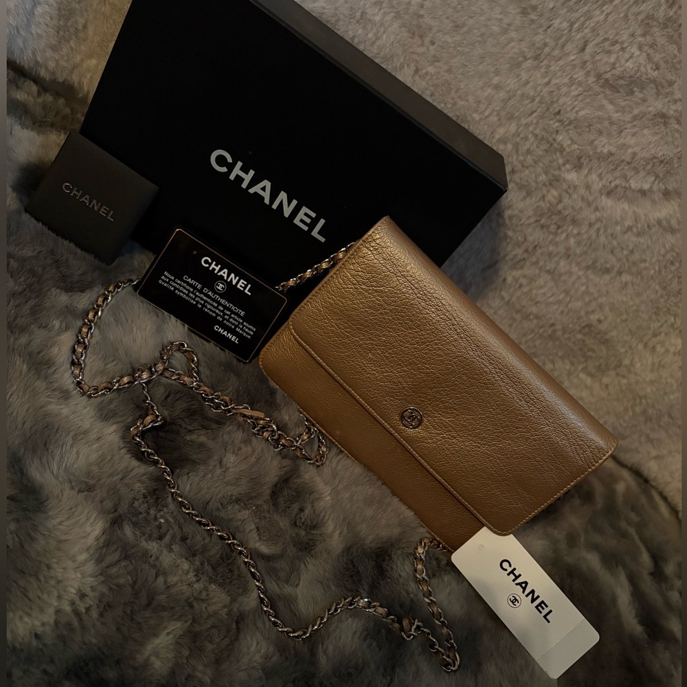 CHANEL Metallic Gold Chain Wallet